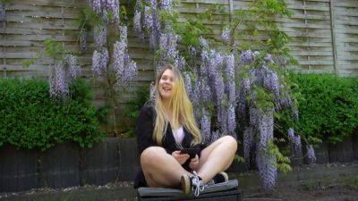 Hard Fuck In The Garden After Reading Sex Book! - upornia.com